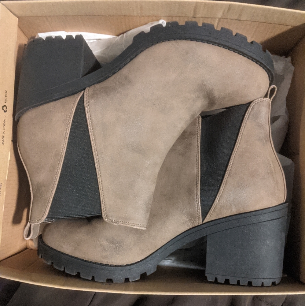 Chelsea boots